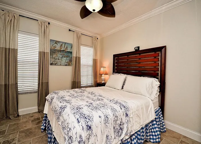 Island Flat 103 * Clearwater Beach