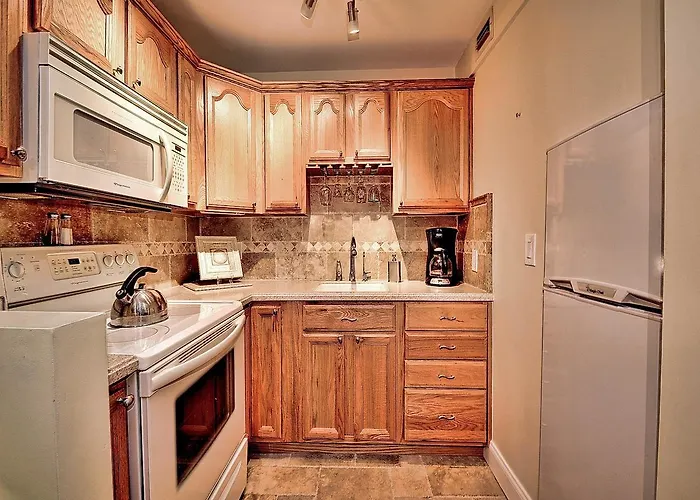 Island Flat 103 *